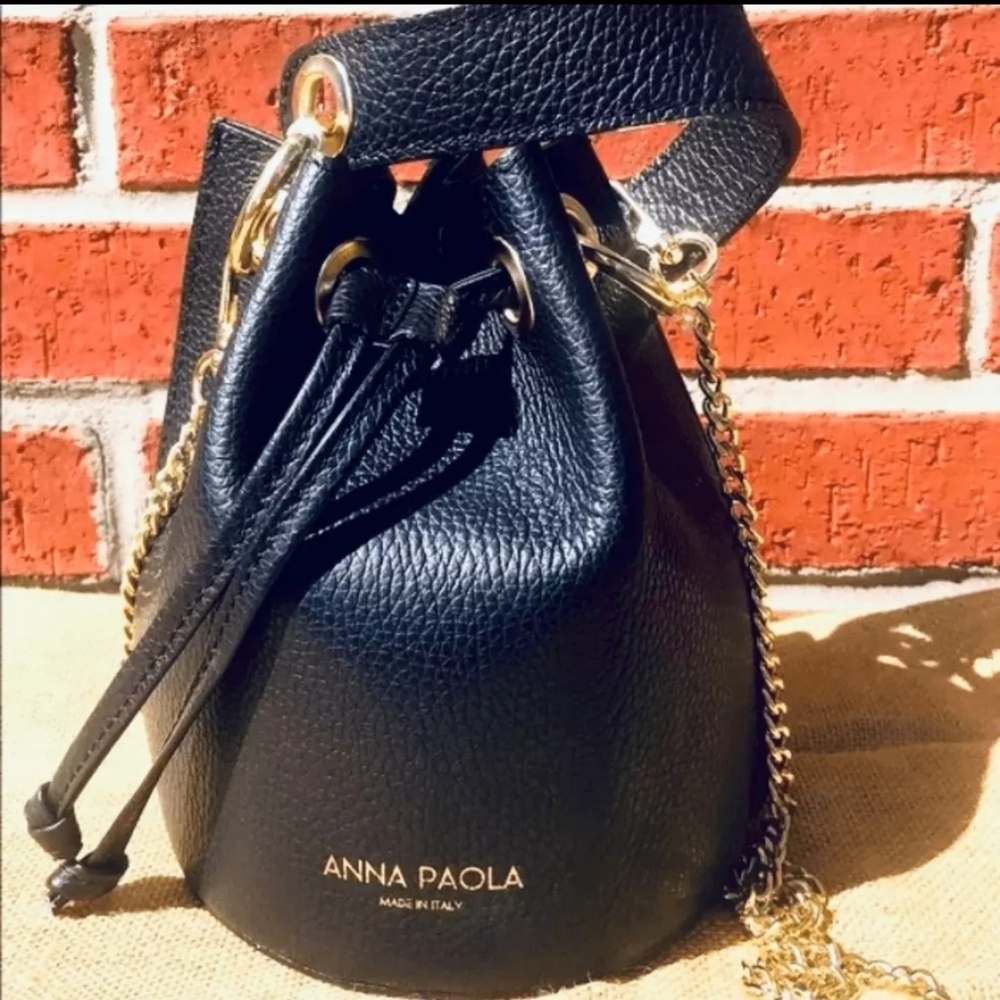 Anna Paola Bucket Purse NWT